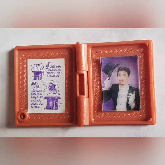 Vintage 1997 Sabrina the Teenage Witch Doll Magic Book of Spells Excellent - Picture 2 of 3